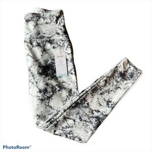 NWT BALANCE COLLECTION HIGH WAIST MARBLE PATTERNED LEGGINGS. SIZE: MEDIUM